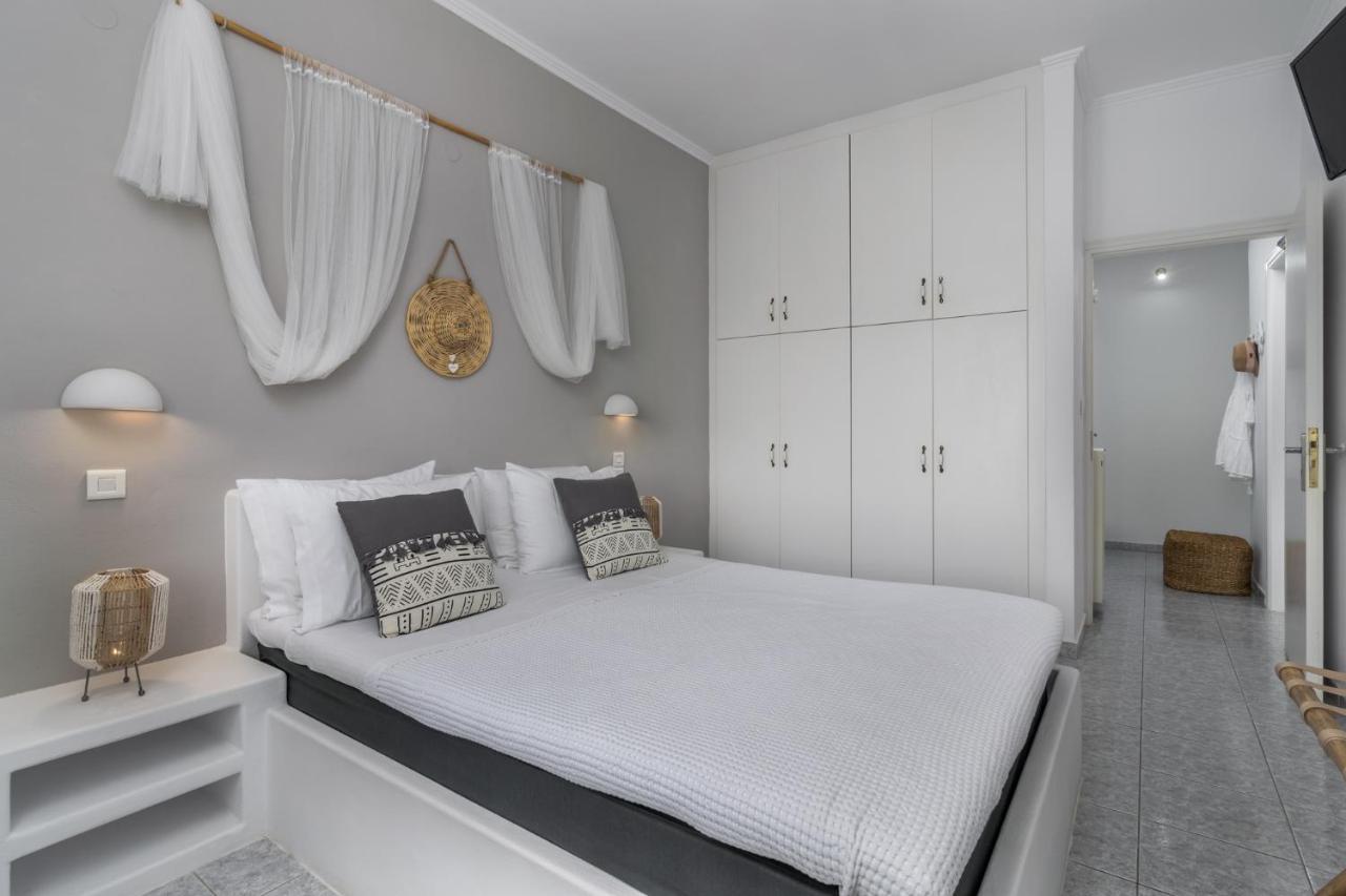 Venia'S Guesthouse Pollonia ภายนอก รูปภาพ